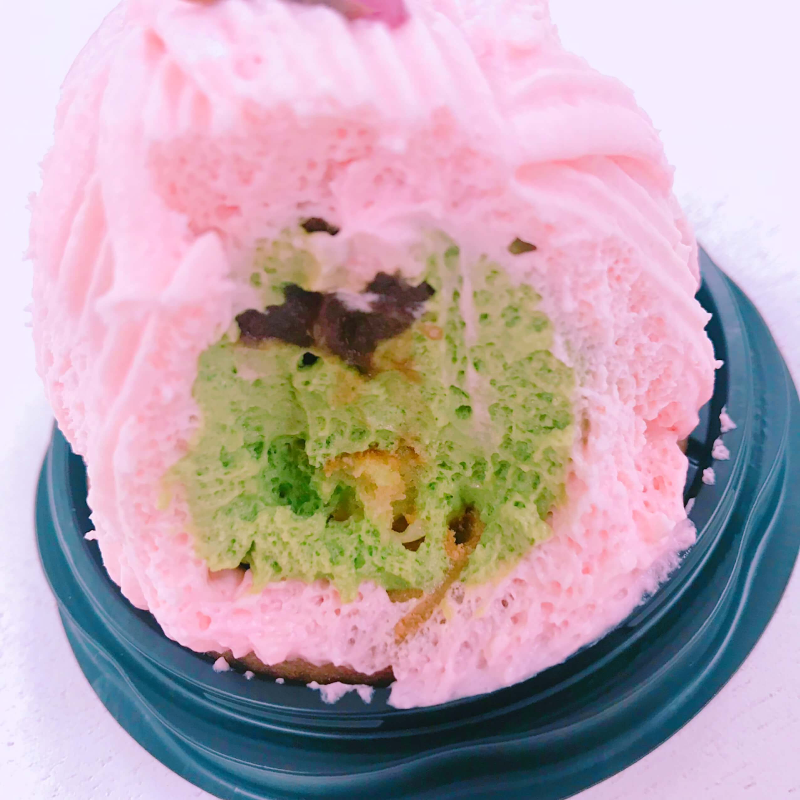 桜モンブランの中には抹茶♪