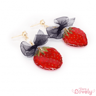 【旧POFY】いちごのピアス