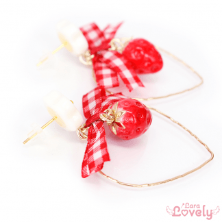 ハートゆらゆらいちごピアス(赤)